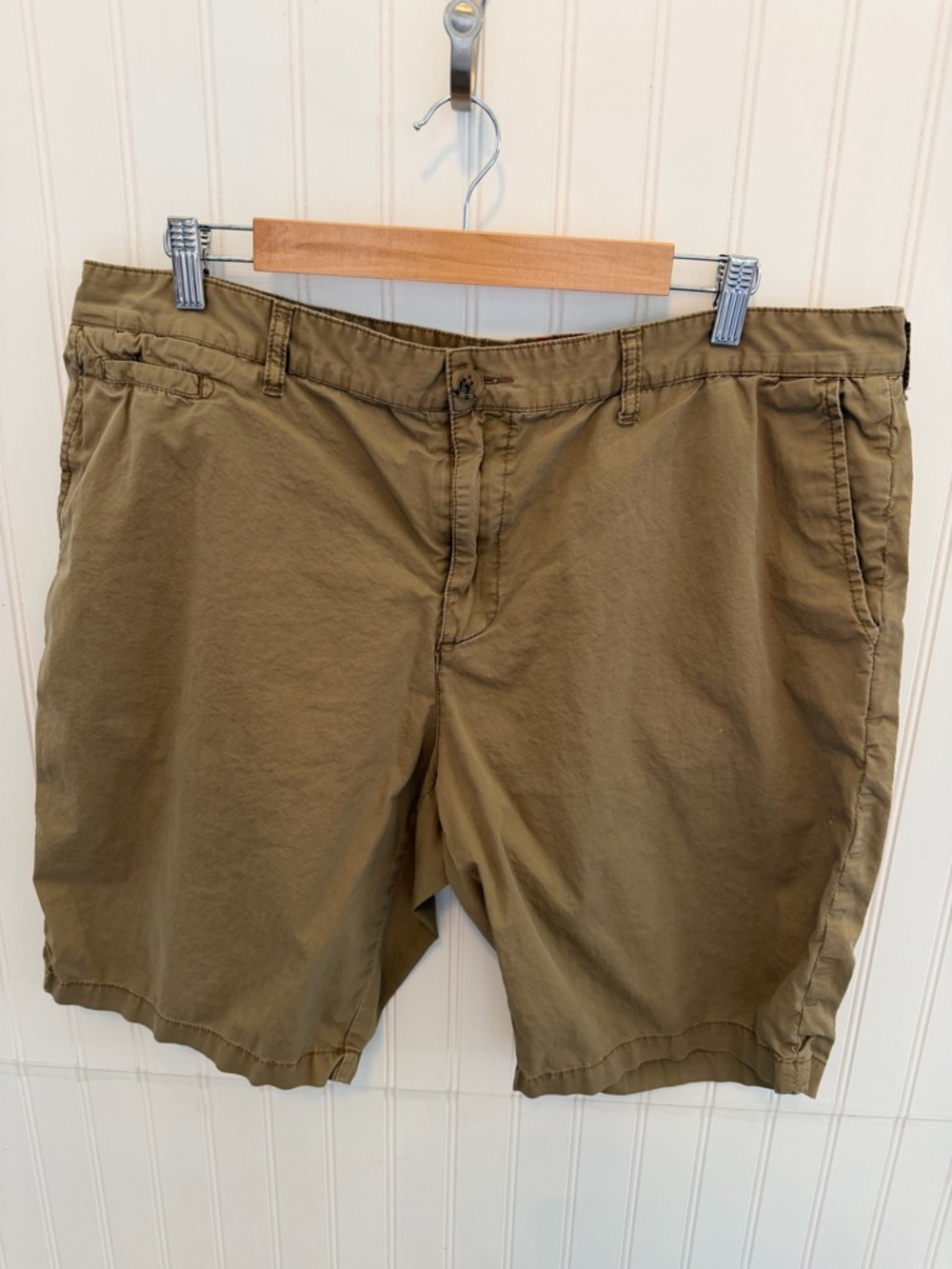 1901 Olive Flat-Front Chino Shorts